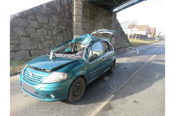 nehoda pod viaduktem v Klatovech 300124_pčr1