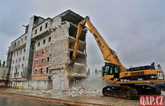 Demolice skleněné peklo _Plzeň foto QAP (26)