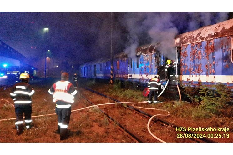 požár vagónů Plzeň_0824_HZSPK (7)