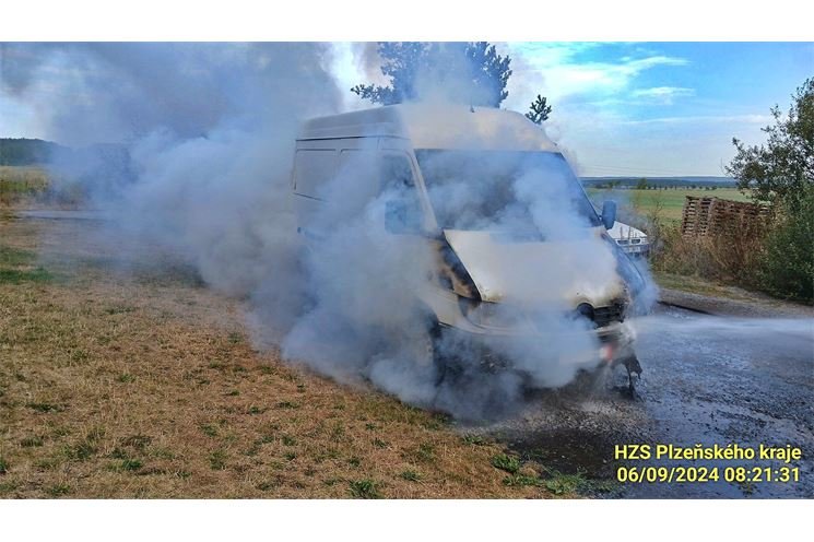 požár dodávky Zbůch_0924_HZSPK (1)