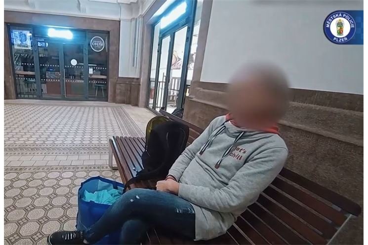opilá žena nechtěla opustit nádraží_0924_MPP