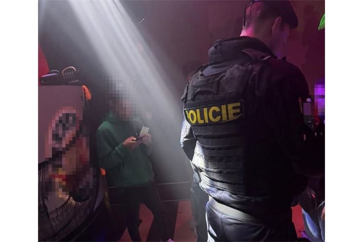 kontrola alkohol mladiství_1124_PČR (1)