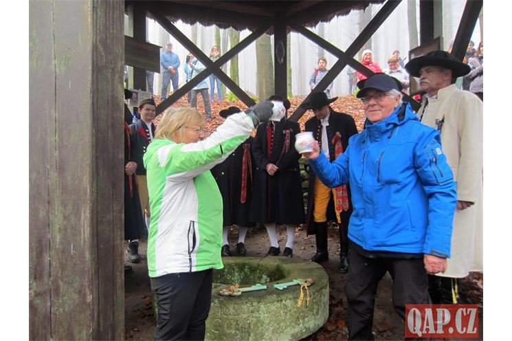 Česká studánka zamykání _ foto QAP (25) Česká studánka zamykání _ foto QAP (25)