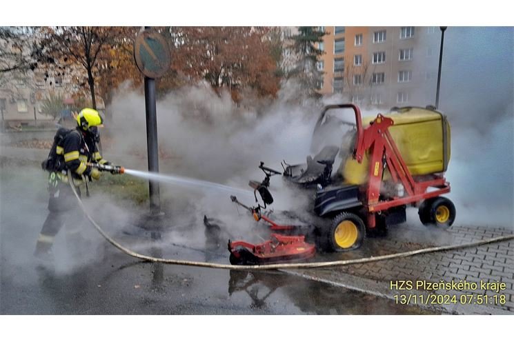 požár traktůrku Plzeň_1124_HZSPK (4)