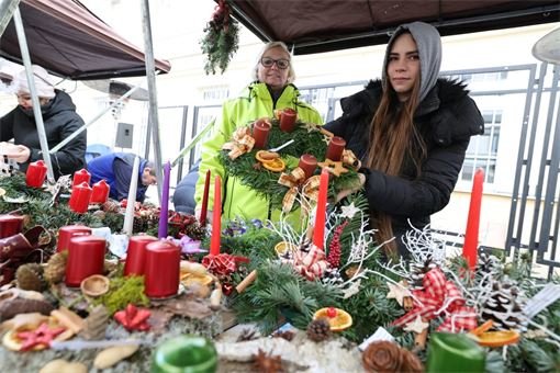 Vánoční trhy na krajském úřadě_1124_PK (2)
