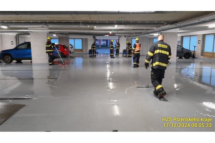 zaplavená garáž_Plzeň_1224_HZSPK (4)