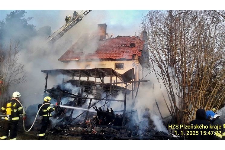 požár chaty Klatovsko_0125_HZSPK (1)