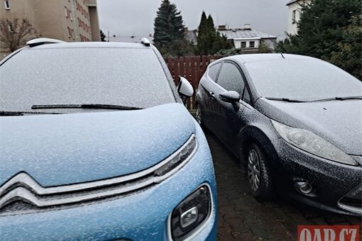 sníh_auto_zima_ilustrační_0125_QAP1 sníh_auto_zima_ilustrační_0125_QAP1