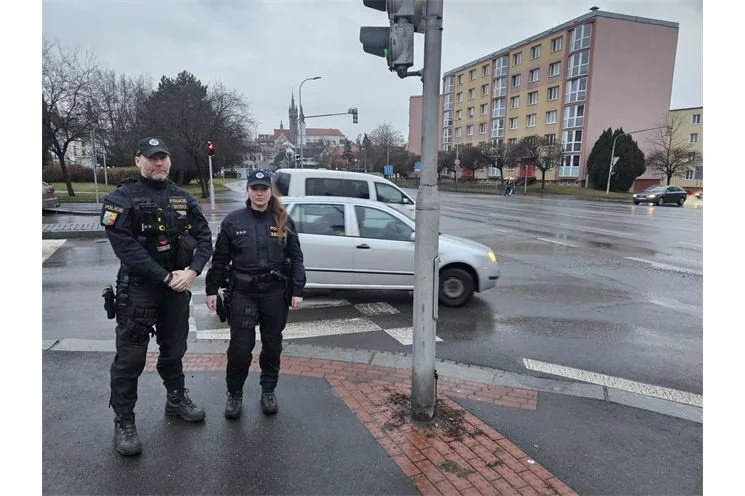 policisté zachránili život seniorce_Klatovy_0125_PČR policisté zachránili život seniorce_Klatovy_0125_PČR
