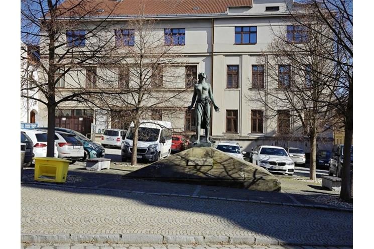 oprava podstavce pomníku obětem DOmažlice_0325_město Domažlice (1)
