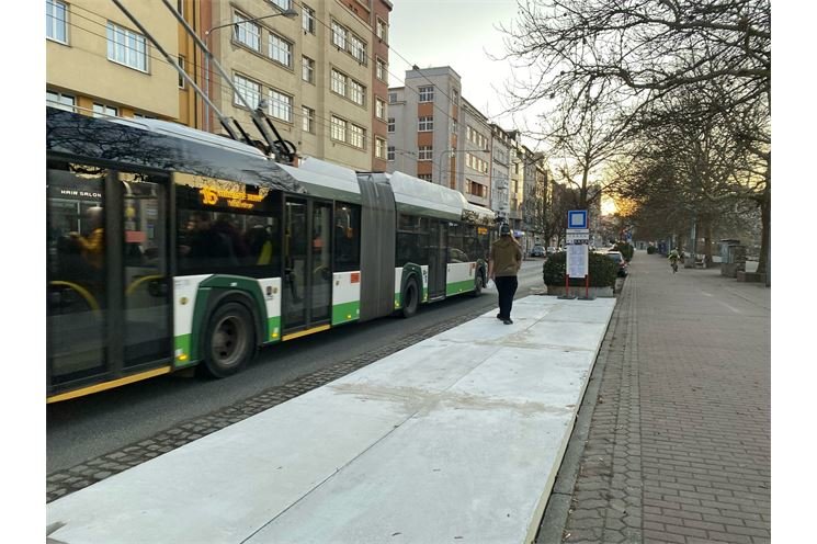 Náhradní zastávka Pařížská_0325_QAP (2) Náhradní zastávka Pařížská_0325_QAP (2)