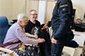 pes Edík v domově pro seniory_0325_PČR (2)