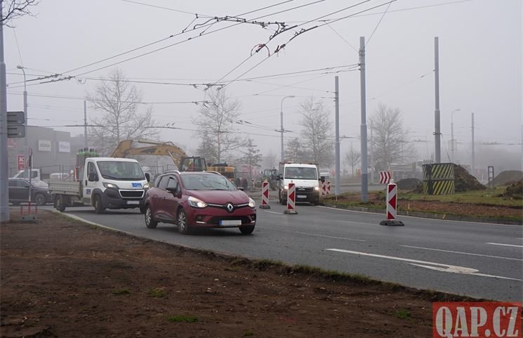 Kruhový objezd u Makra_uzavírka Folmavské_0325_QAP (6)