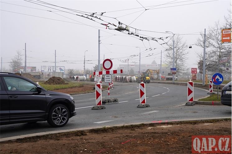Kruhový objezd u Makra_uzavírka Folmavské_0325_QAP (20) Kruhový objezd u Makra_uzavírka Folmavské_0325_QAP (20)
