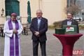 Plzeňský biskup požehnal daru pro papeže_0425_QAP (3)