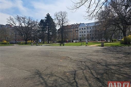 Chodníky na náměstí Míru prochází úpravou_0425_QAP (1)