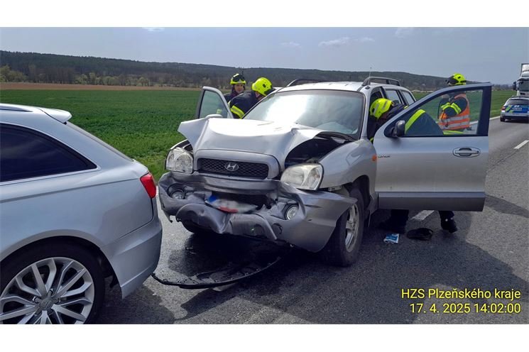 Dopravní nehoda u Křenov 4OA_0425_HZSPK (1)
