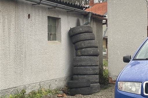 V Rokycanech bojují s odloženými pneumatikami_město Rokycany (1)