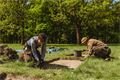 Archeologové odhalili umístění stanů, odvodňovací rýhy i jímky na odpad