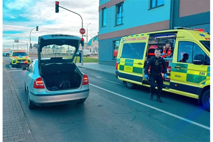 záchrana řidiče_cizinecká policie_0625_PČR (1) záchrana řidiče_cizinecká policie_0625_PČR (1)
