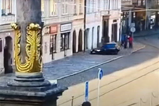 nehoda náměstí Republiky_0525_PČR nehoda náměstí Republiky_0525_PČR