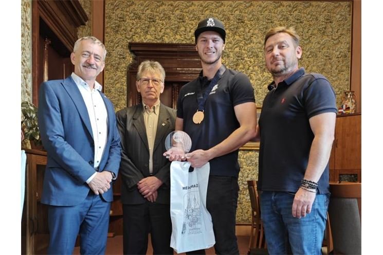 Vedení Domažlic poděkovalo Patriku Sedláčkovi_0625_město Domažlice (3)