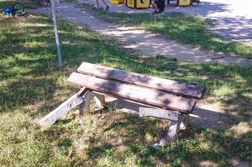 zničená lavička_0725_MPP (3)