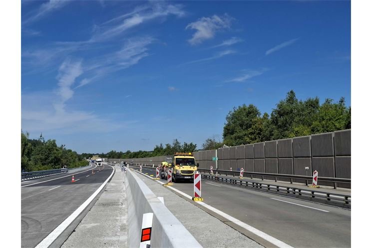 Oprava dálnice D5 mezi Rozvadovem a Plzní_0725_ŘSD (4) Oprava dálnice D5 mezi Rozvadovem a Plzní_0725_ŘSD (4)
