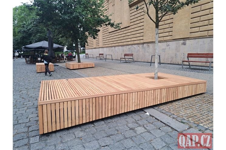 nové lavičky ve Smetanových sadech_0725_QAP (4)