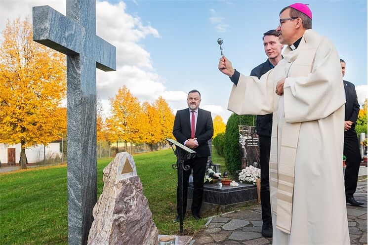 V Plzni vzniknul projekt Hroby v dáli_1025_MMP (5)