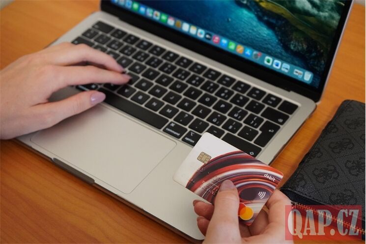 internetové podvody_ilustrační_QAP internetové podvody_ilustrační_QAP