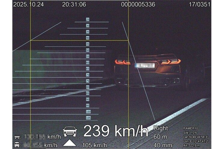 rychle jedoucí Corvette_1025_PČR rychle jedoucí Corvette_1025_PČR