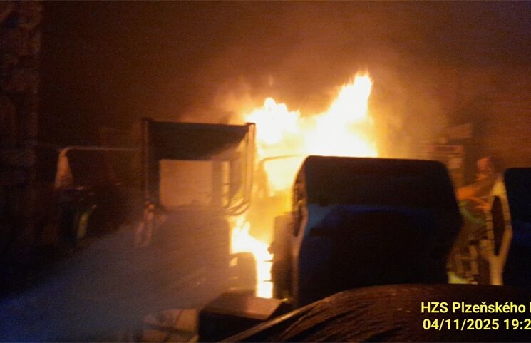 požár firmy Chotíkov_1125_HZSPK (1)