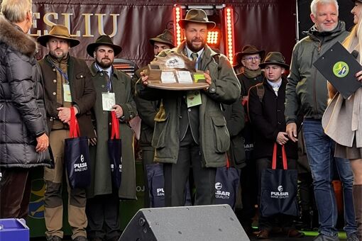 vicemistr Evropy ve vábení jelenů_1125_foto VLS (3) vicemistr Evropy ve vábení jelenů_1125_foto VLS (3)