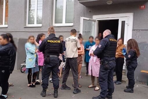 cizinecká policie kontroly_1125_PČR (2) cizinecká policie kontroly_1125_PČR (2)