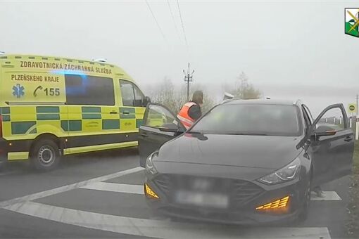 Policie pomohla těhotné ženě na D5_1125_PČR