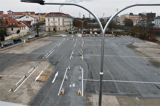 Upravené parkoviště pod mostem g. Pattona_1125_MMP (1) Upravené parkoviště pod mostem g. Pattona_1125_MMP (1)