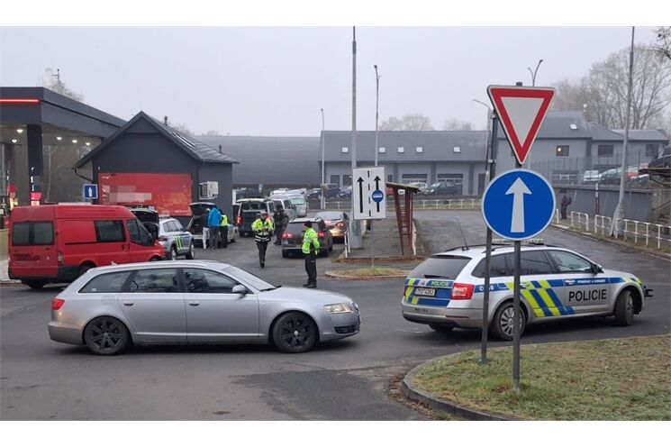 Kontrolní akce Uzávěra_1225_PČR (1)