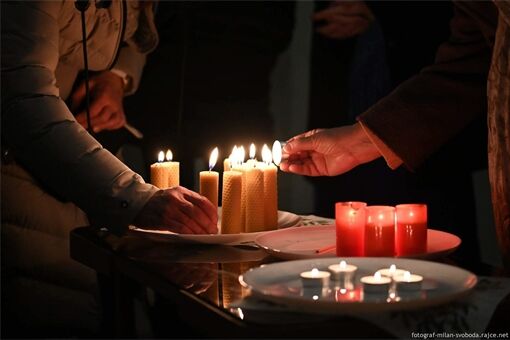 zapalme svíčku 2025_1225_Milan Svoboda (8) zapalme svíčku 2025_1225_Milan Svoboda (8)