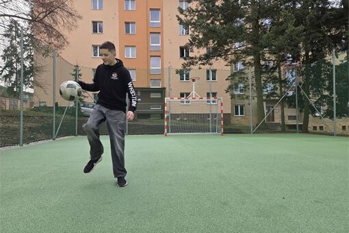 Tomáš Lacko už hraje na novém hřišti 1