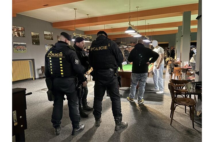 policejni razi v centr 3