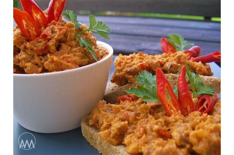 Pikantní bůčková pomazánka_A. Motlíková