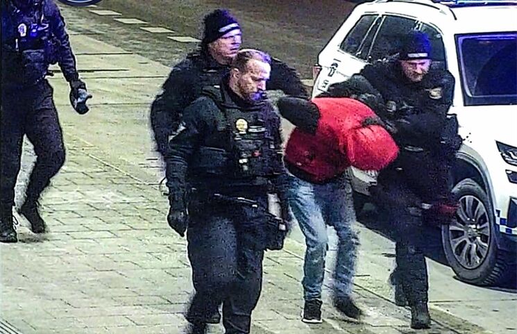 Opilý cestující vyhrožoval řidiči autobusu v Plzni_0126_MPP