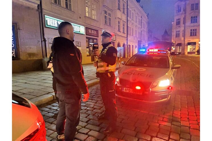 policejní razie Plzeň_0126_PČR (1)