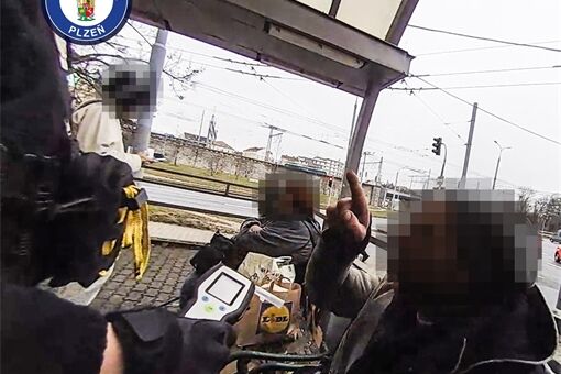 Spánek opilce na lavičce ukončil zásah strážníků_0126_MPP