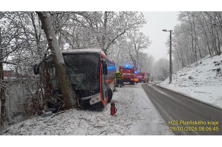 nehoda autobusu na Roudné