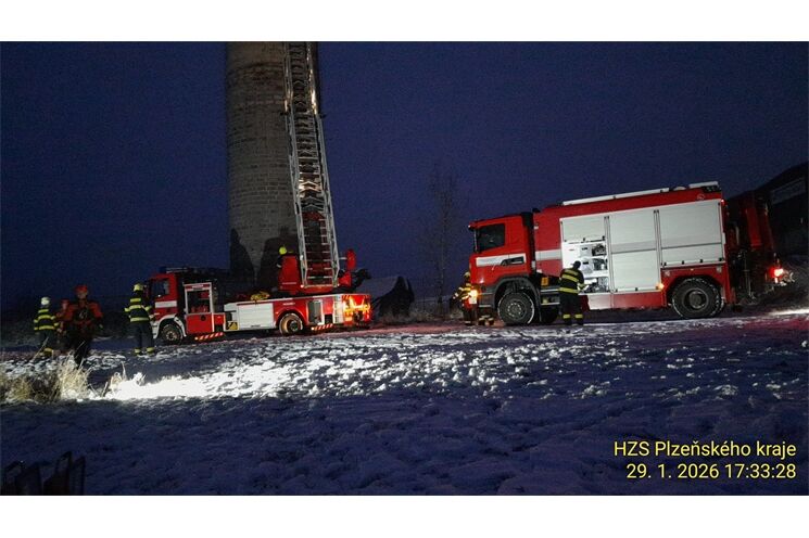 Muž na komínu Strašice_0126_HZSPK (1)