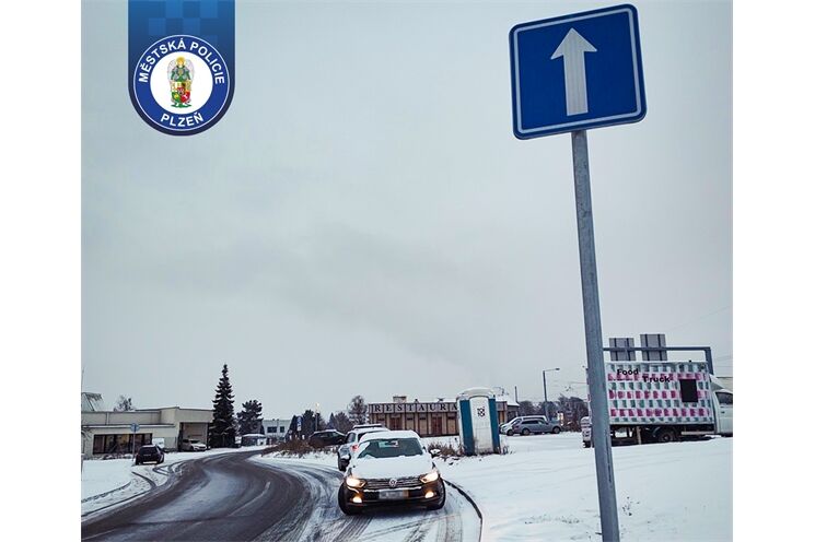 Řidič bez řidičáku vjel do jednosměrky_0226_MPP