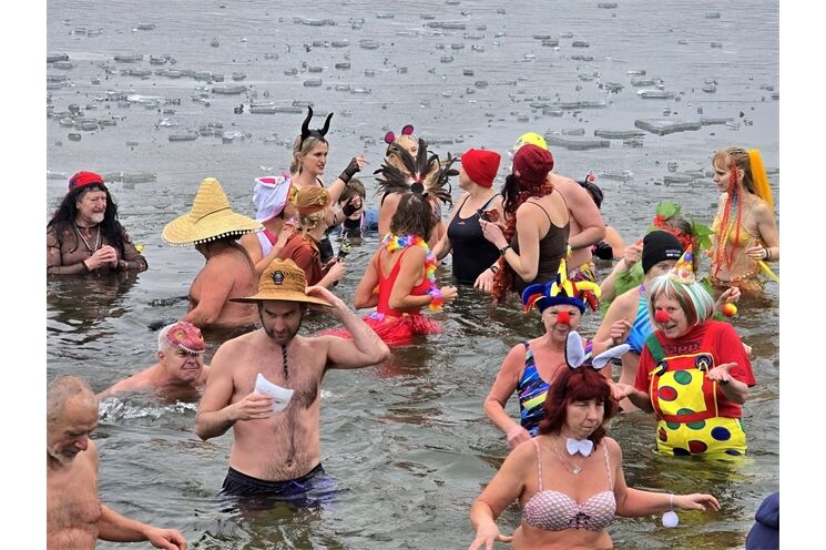 otužilci Bolevec_0226_ Plzeňácí - otužilcí a ÚMO Plzeň 1 (1)