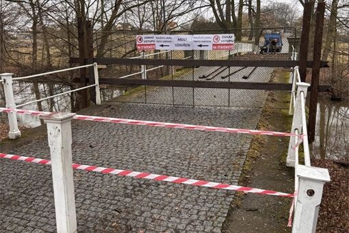 Uzavření Kozelského mostu_0225_fb zámek Kozel (1)